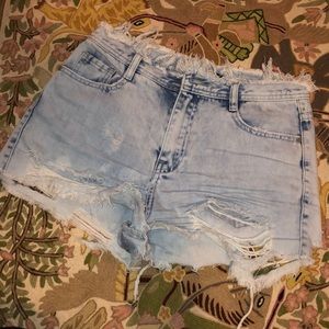 Raw hem washed denim shorts!